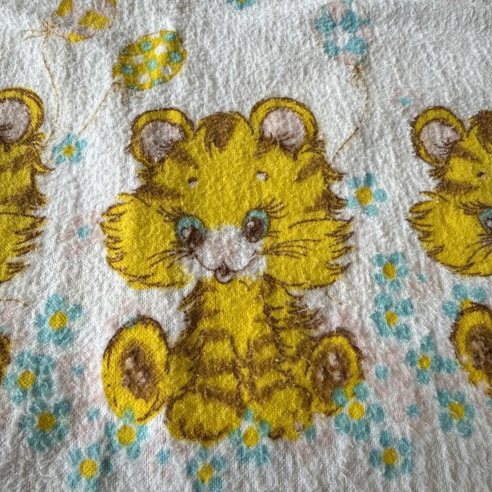 Vintage Babycare Receiving Baby Blanket Kittens Balloons Size 26x 38 100% Cotton